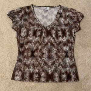 Women’s Size Medium Worthington Brand Shirt/Blouse. Brown, White, Grey. Soft!